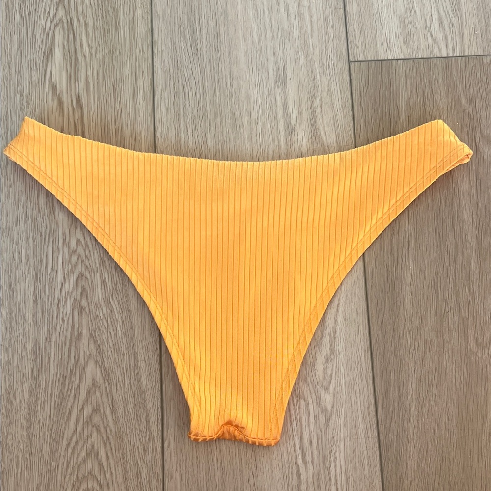 Monday Swimwear Byron Bottom Clementine - Picture 4 of 4